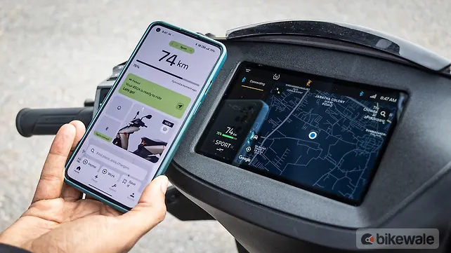 Ather 450X Right Front Three Quarter