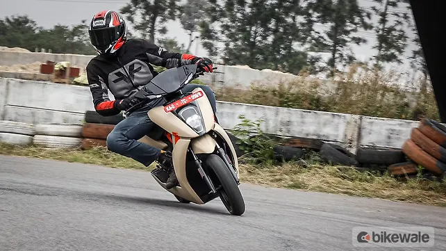 Ather 450X Right Front Three Quarter