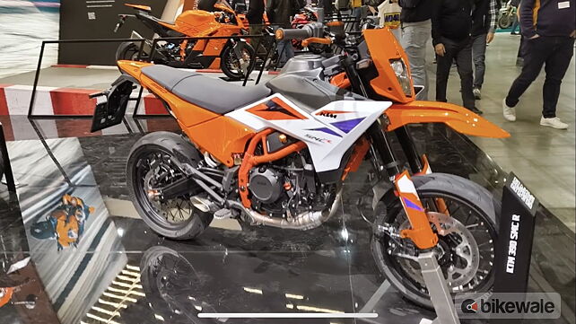 2025 KTM 390 SMC R more details revealed