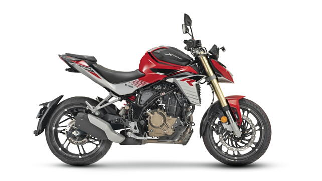 Hero Xtreme 250R Right Side View