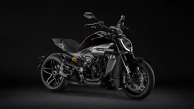 Ducati Diavel V4 Right Front Three Quarter Ducati Diavel V4 Right Front Three Quarter