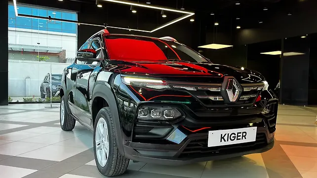 Renault Triber Right Front Three Quarter