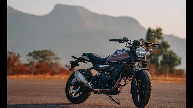 Royal Enfield Guerrilla 450 gets new Peix Bronze colour, priced at Rs. 2.49 lakh Royal Enfield Guerrilla 450 gets new Peix Bronze colour, priced at Rs. 2.49 lakh