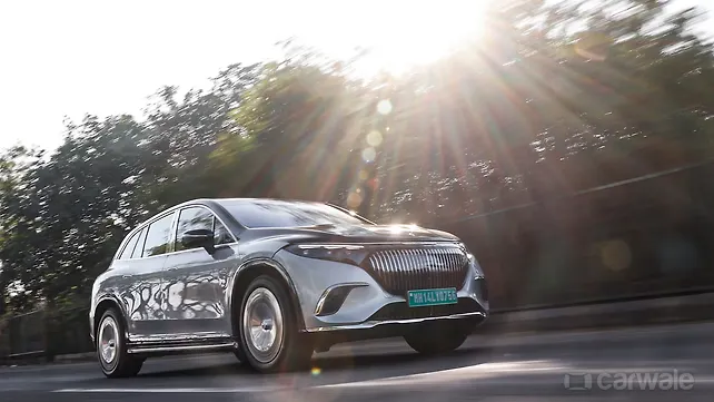 Mercedes-Benz Maybach EQS SUV Right Side View