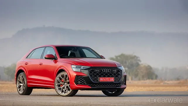 Audi RS Q8 Performance Right Front Three Quarter