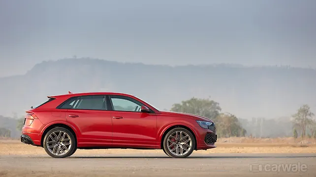 Audi RS Q8 Performance Right Side View
