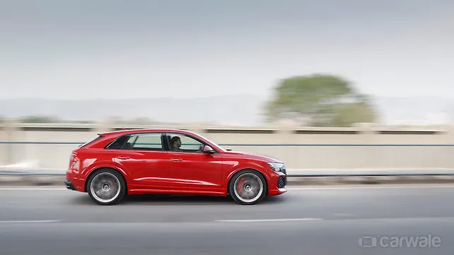 Audi RS Q8 Performance Right Side View