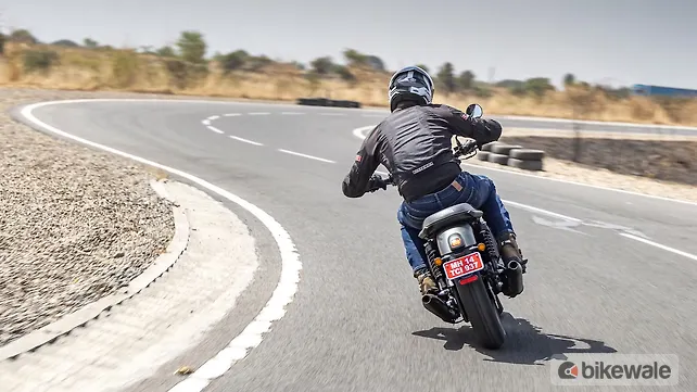 Jawa 42 FJ: Track Ride Review - BikeWale