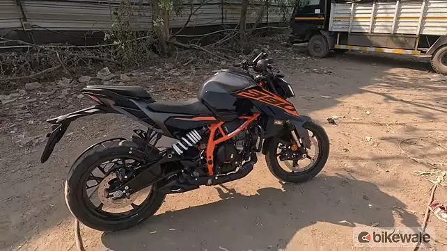 KTM 390 Duke Right Rear Three Quarter KTM 390 Duke Right Rear Three Quarter