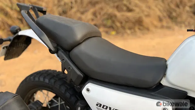 Yezdi Adventure [2024] Seat