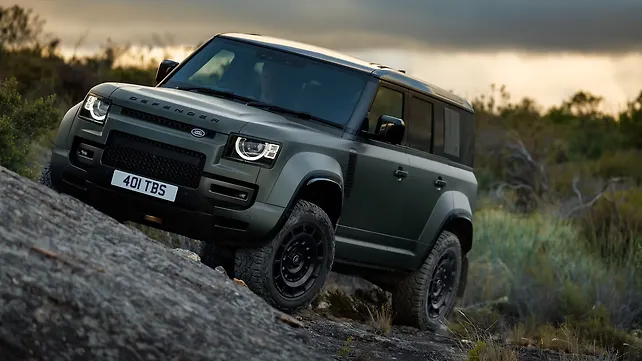 Land Rover Defender Octa with Twin Turbo V8 Launched in India | CarTrade