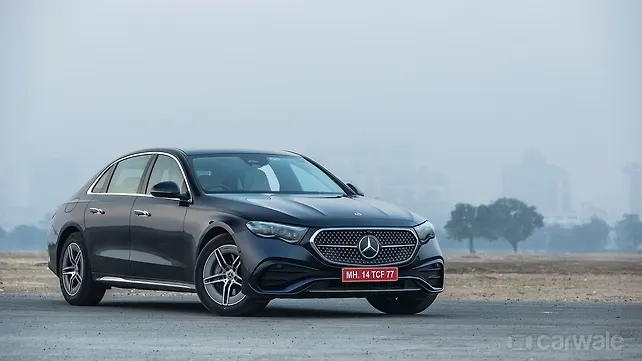 Mercedes-Benz E-Class Right Front Three Quarter