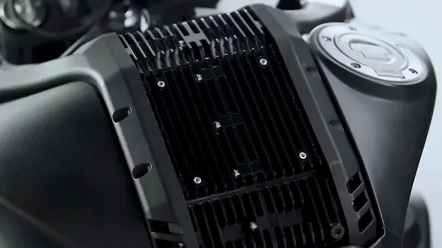 Yamaha MT-09 Tank/Ram Air Duct