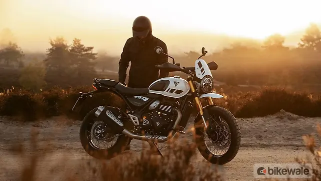 Triumph Scrambler 400 XC Right Side View