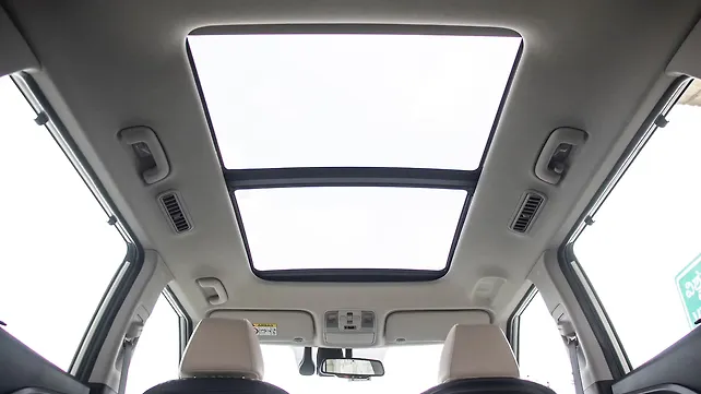 Kia Carens Clavis Sunroof/Moonroof Kia Carens Clavis Sunroof/Moonroof