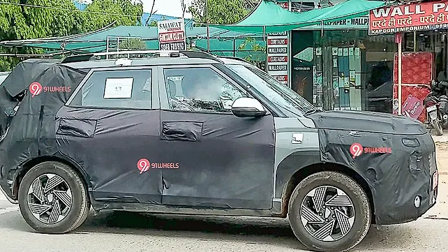 Next-gen Hyundai Venue Spotted in Top-spec Variant Next-gen Hyundai Venue Spotted in Top-spec Variant