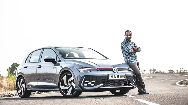 Volkswagen Golf GTI Left Front Three Quarter