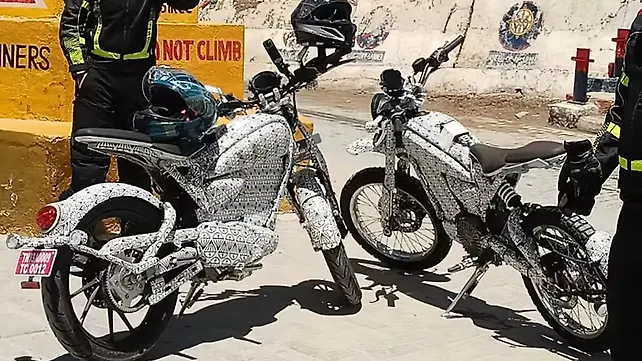 Royal Enfield Flying Flea Spotted Testing in Leh