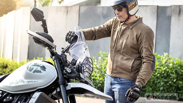 Royal Enfield Himalayan 450 Left Front Three Quarter