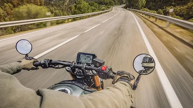 Suzuki GSX-8R TFT / Instrument Cluster