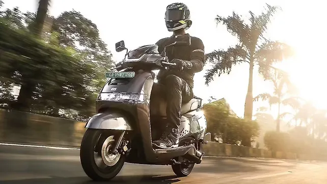 Bajaj Dominar 400 Right Side View