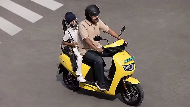 Bajaj Dominar 400 Right Side View