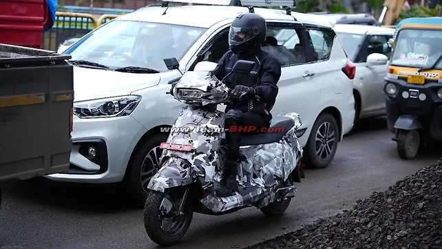 Upcoming Kinetic Electric Scooter Spied Testing before Launch Upcoming Kinetic Electric Scooter Spied Testing before Launch