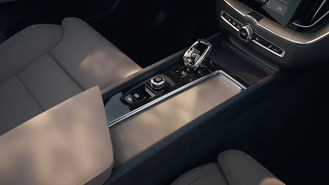 Volvo XC60 facelift Center Console/Centre Console Storage Interior Center Console/Centre Console Storage