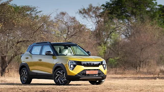 महिंद्रा XUV 3XO AX5 की क़ीमत हुई कम! महिंद्रा XUV 3XO AX5 की क़ीमत हुई कम!