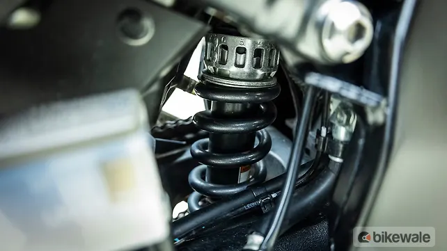 Suzuki GSX-8R Rear Suspension