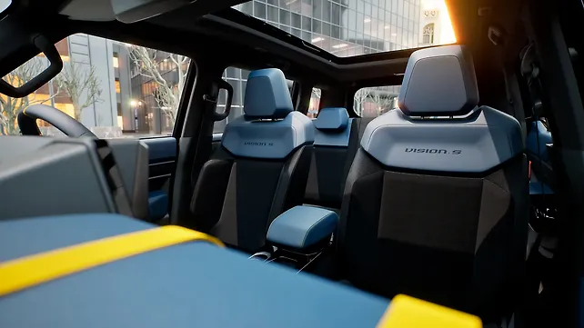 Mahindra Vision S panoramic sunroof