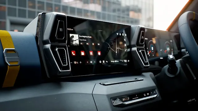 Mahindra Vision S touchscreen