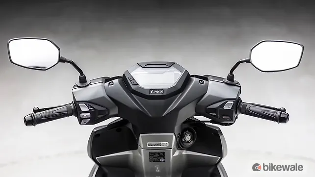 Hero Xoom 125 Right Front Three Quarter