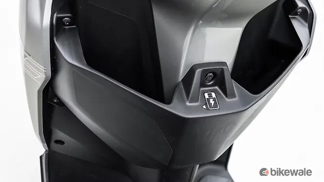 Hero Xoom 125 Right Front Three Quarter