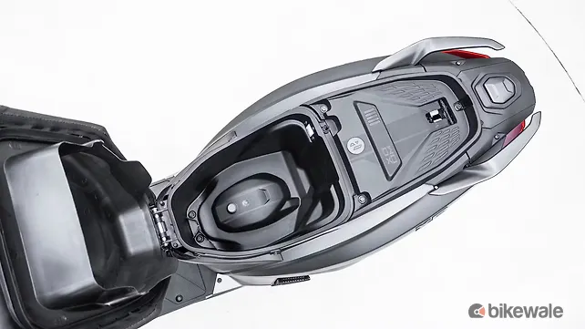 Hero Xoom 125 Right Front Three Quarter