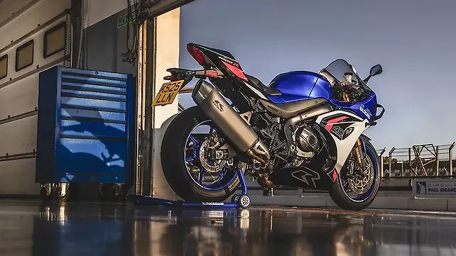 Suzuki GSX-8R Right Rear Three Quarter