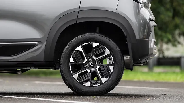 Kiger Emotion Turbo MT on road Price | Renault Kiger Emotion Turbo MT ...