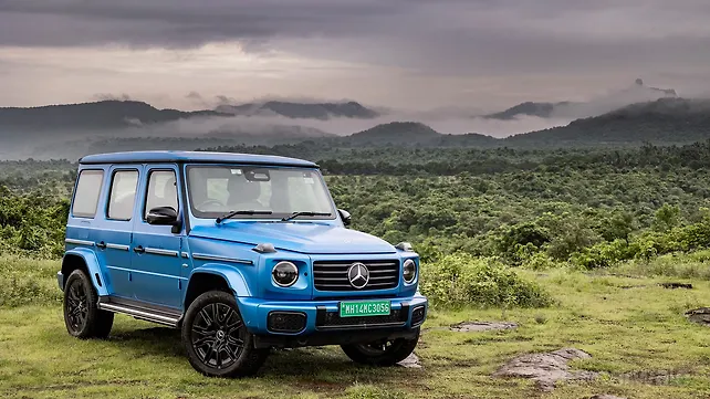 Mercedes-Benz G580 with EQ Technology Right Front Three Quarter