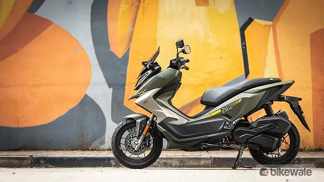 Hero Xoom 160 Price - Mileage, Images, Colours | BikeWale