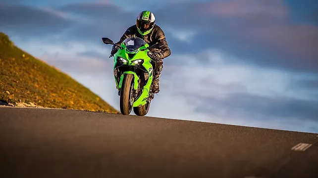 2026 Kawasaki Ninja ZX-6R: Image Gallery - BikeWale