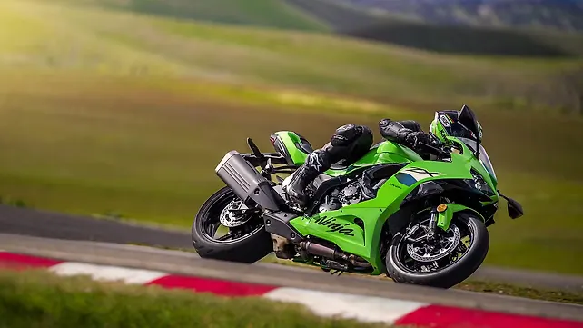 2026 Kawasaki Ninja ZX-6R: Image Gallery - BikeWale