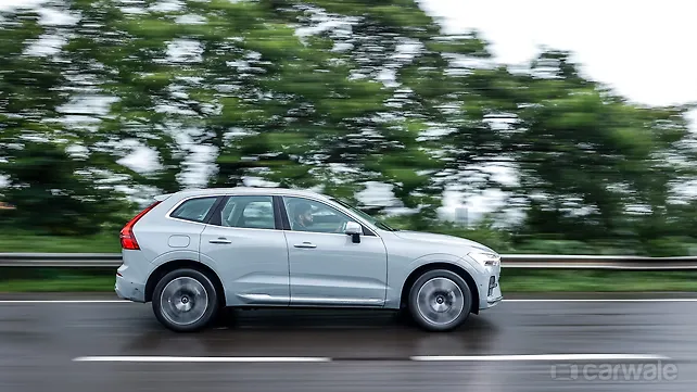 Volvo XC60 Right Side View