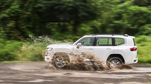 Land Cruiser ZX Diesel 3.3L Turbo Automatic on road Price | Toyota