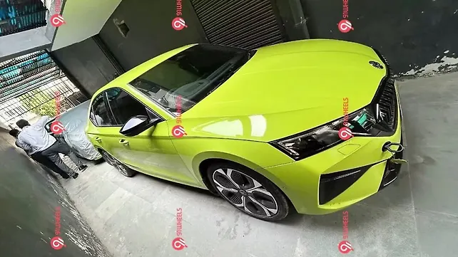 Skoda Octavia RS Spotted Ahead of Launch: Bookings to Open Tomorrow Skoda Octavia RS Spotted Ahead of Launch: Bookings to Open Tomorrow