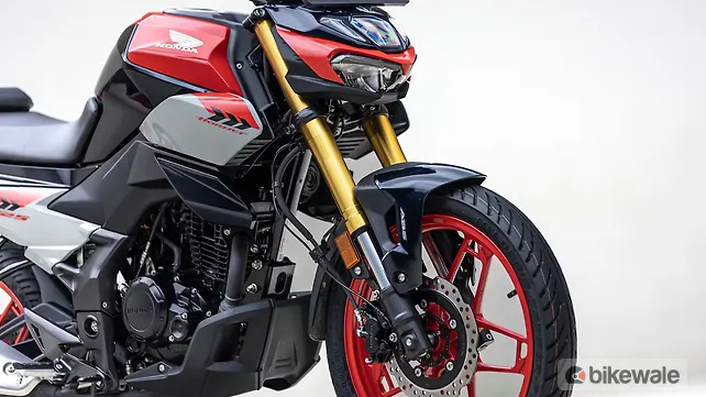 Honda CB 125 Hornet Right Front Three Quarter