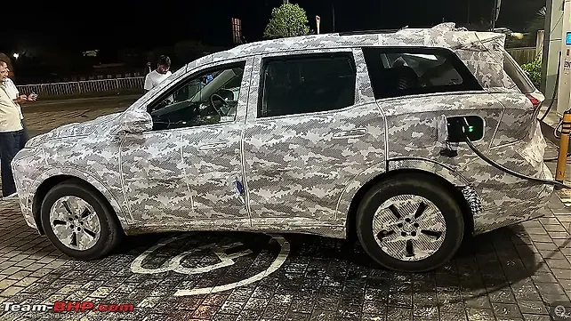 Mahindra XEV 7e/XUV 700 EV Spied
