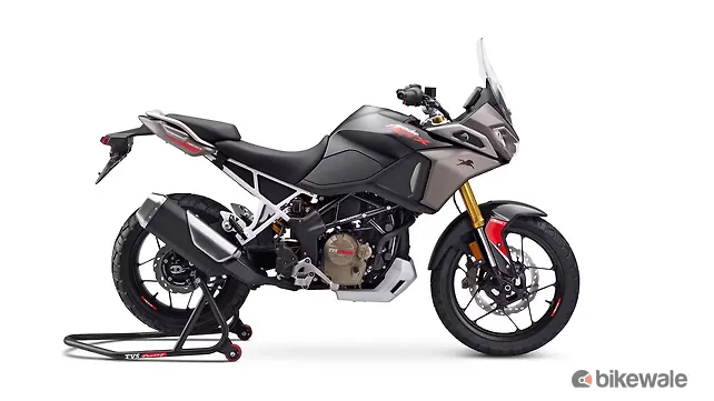 มุมมองด้านขวาของ TVS Apache RTX