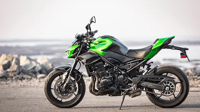 Kawasaki Z900 Left Side View Left Side View