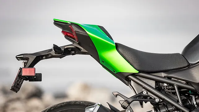 Z900 Rear View Kawasaki Z900 360 view - BikeWale