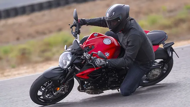 มุมมองด้านขวาของ MV Agusta